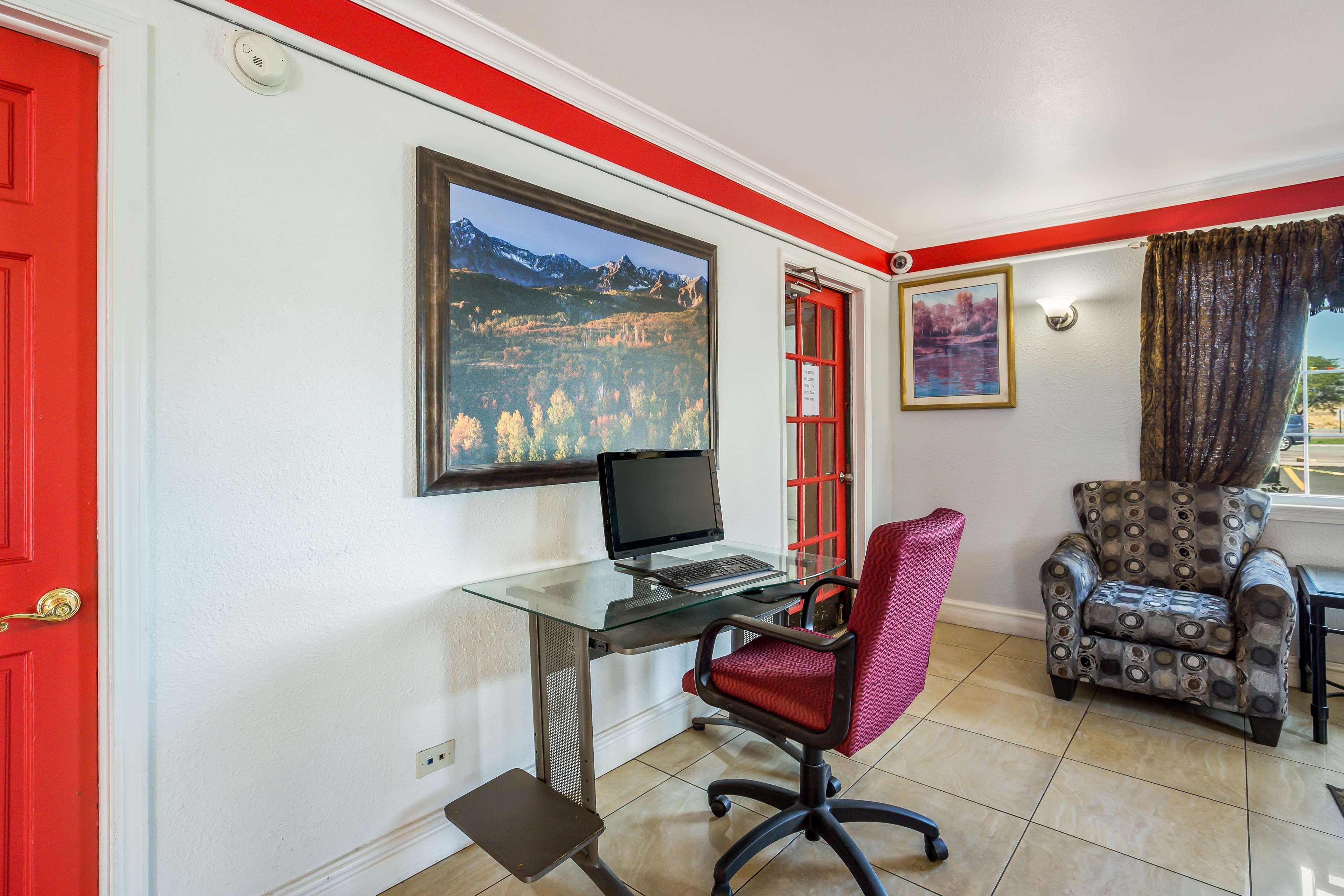 Americas Best Value Inn Denver Bagian luar foto