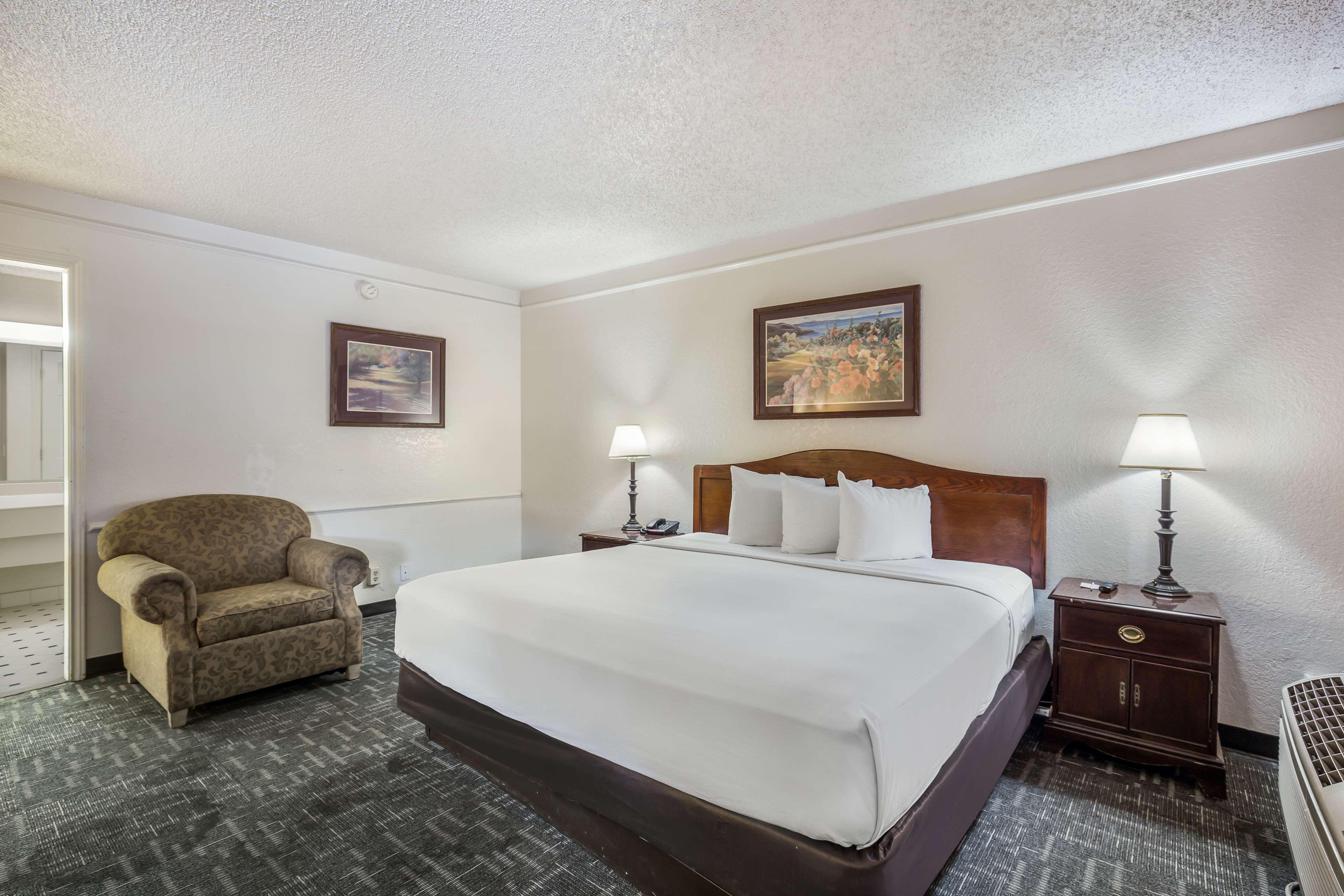 Americas Best Value Inn Denver Bagian luar foto