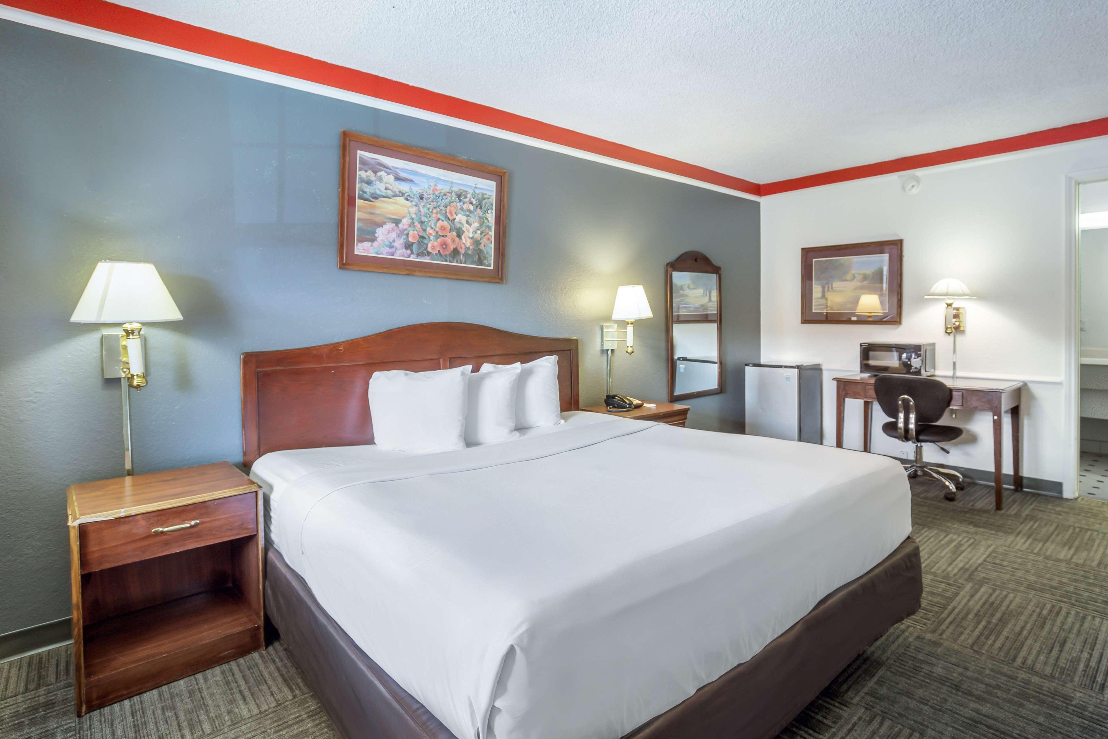 Americas Best Value Inn Denver Bagian luar foto