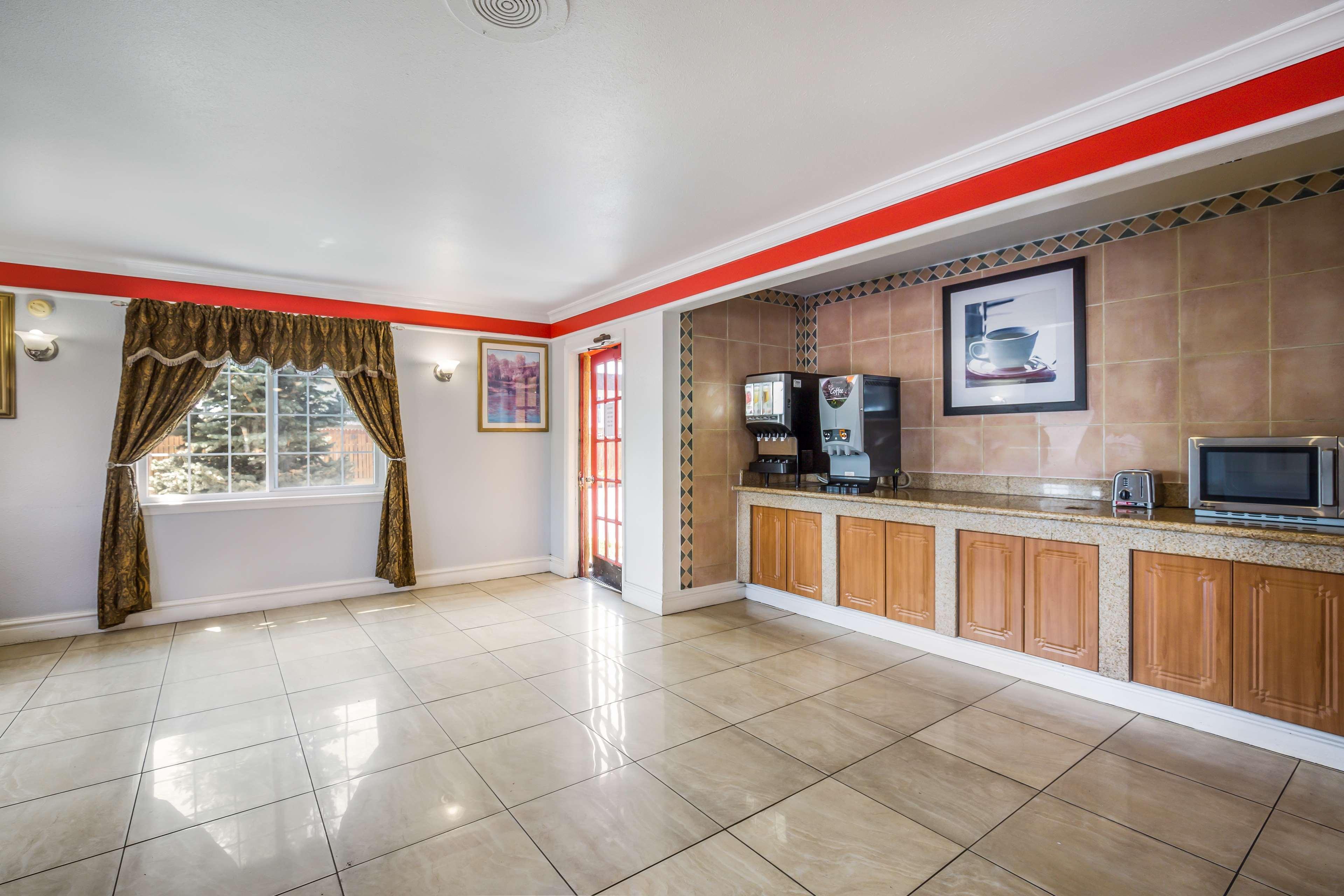 Americas Best Value Inn Denver Bagian luar foto