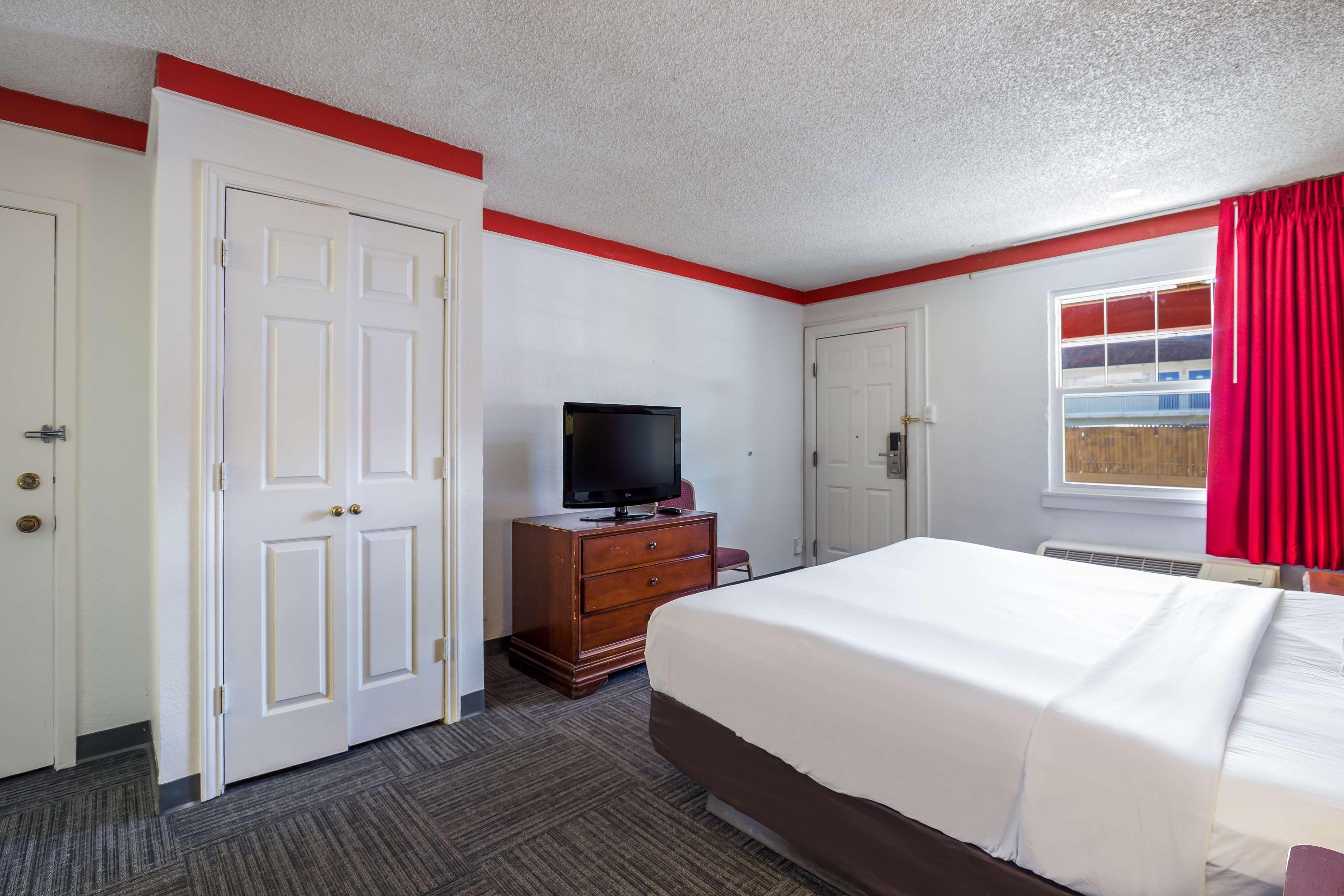 Americas Best Value Inn Denver Bagian luar foto