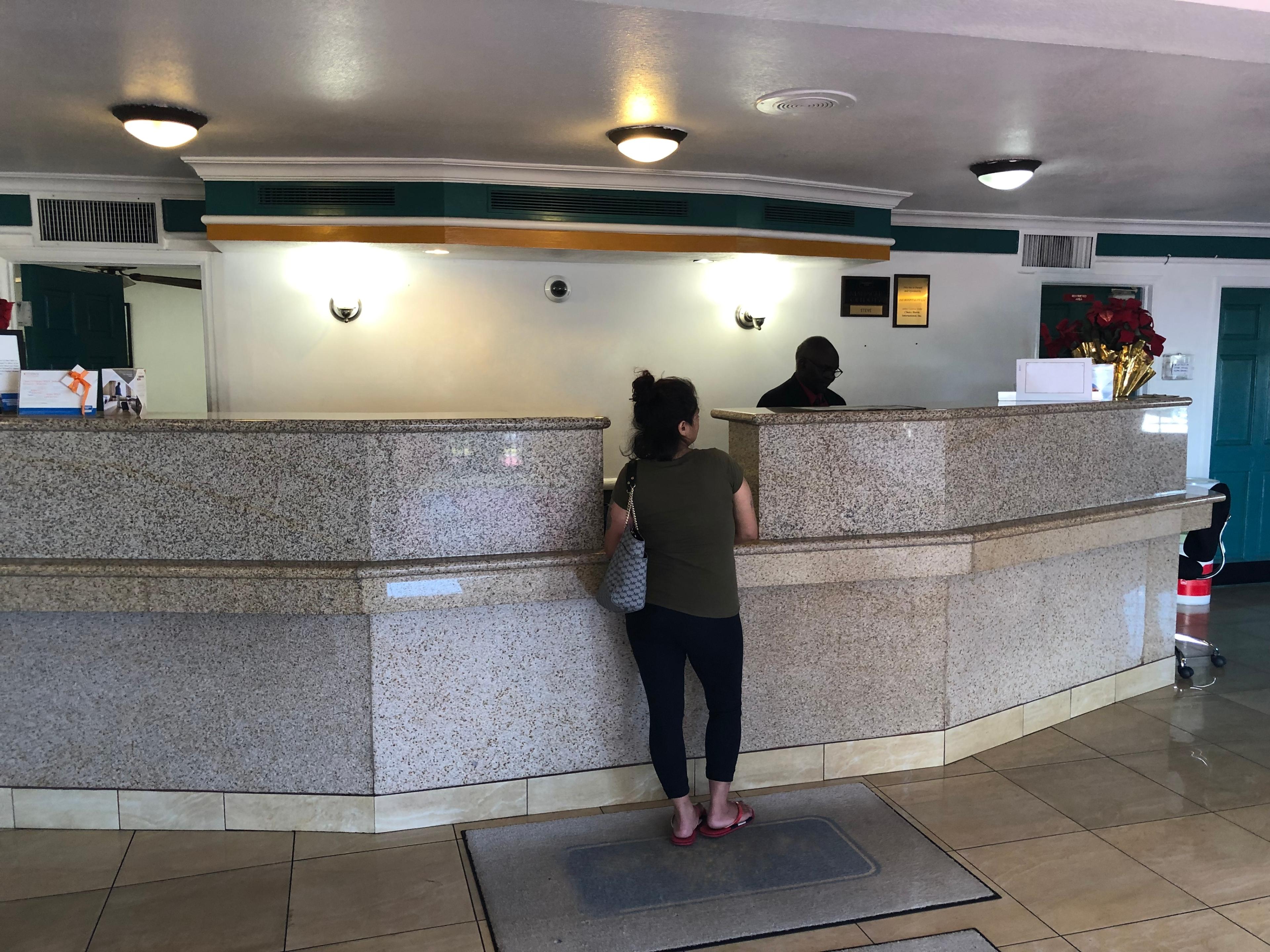 Americas Best Value Inn Denver Bagian luar foto