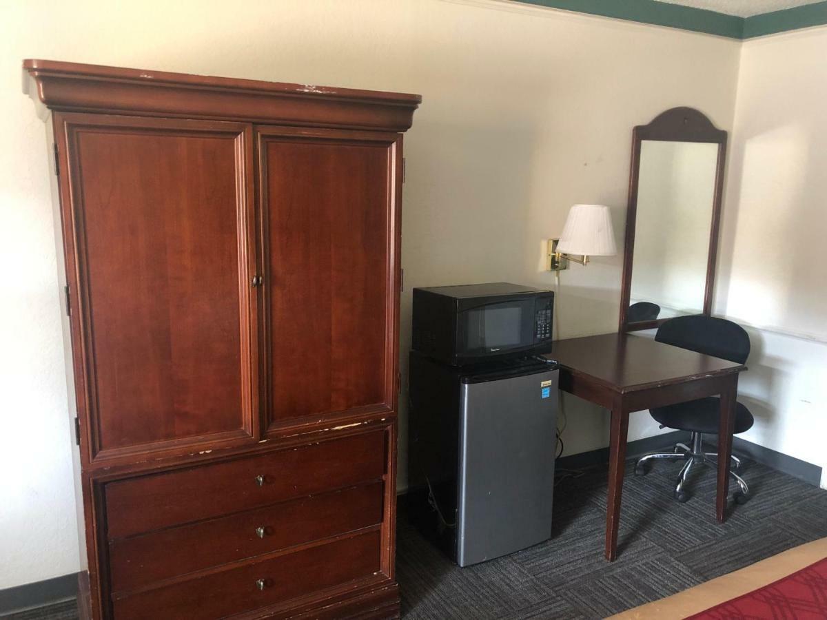 Americas Best Value Inn Denver Bagian luar foto